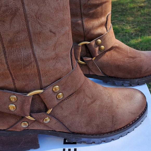 Report Shoes - NEW. Report Harness Boots